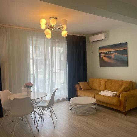 Ini Apartment Alezzi Năvodari Екстериор снимка