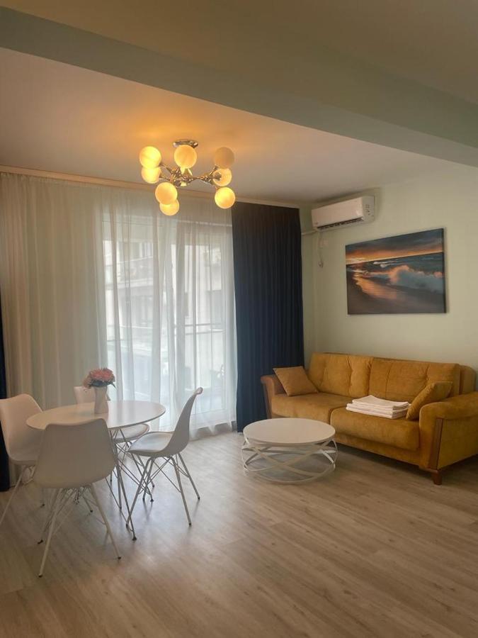 Ini Apartment Alezzi Năvodari Екстериор снимка