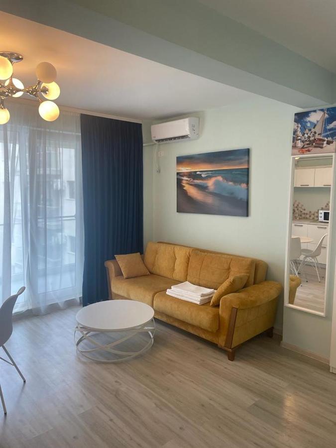 Ini Apartment Alezzi Năvodari Екстериор снимка