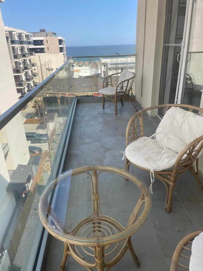 Ini Apartment Alezzi Năvodari Екстериор снимка