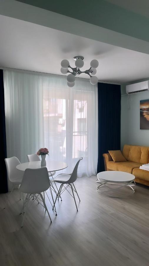 Ini Apartment Alezzi Năvodari Екстериор снимка